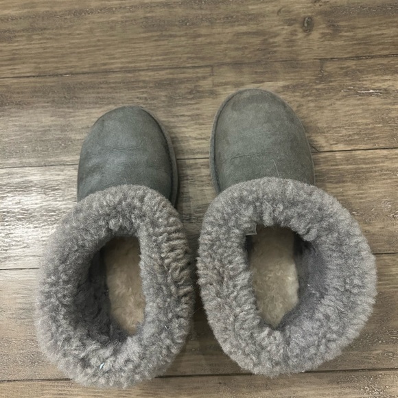UGG Gray Shearling Boots - Picture 3 of 6
